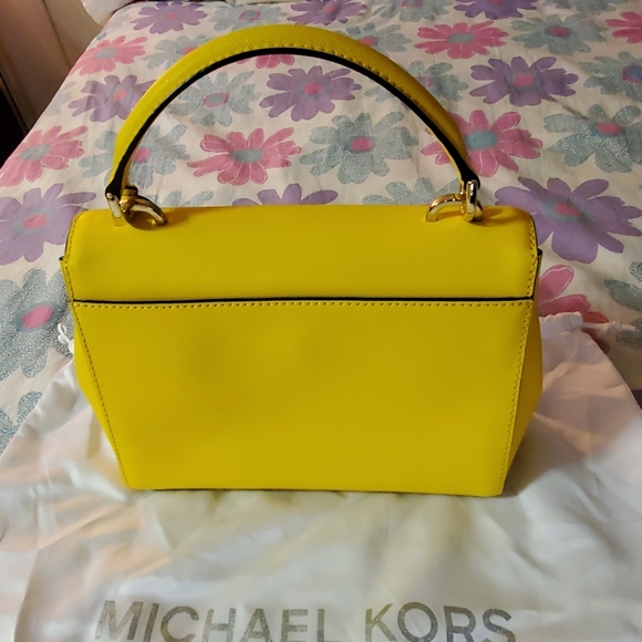 Michael Kors Small Ava Satchel-🌻Sunflower color - Picture 3 of 6
